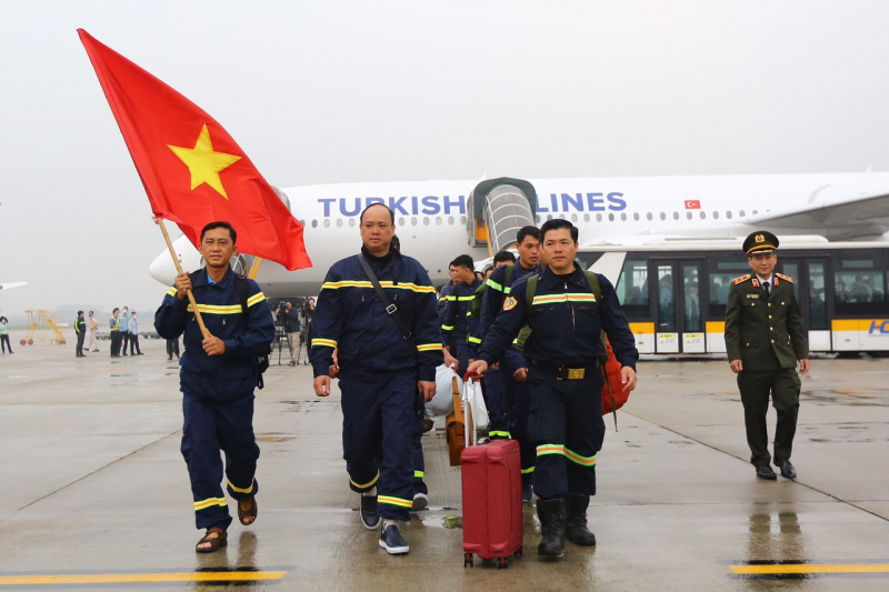 Trung tá Nguyễn Chí Thành cùng Đoàn công tác Bộ Công an Việt Nam trở về khi hoàn thành nhiệm vụ quốc tế tại Thổ Nhĩ Kỳ. Nguồn: cand.com.vn